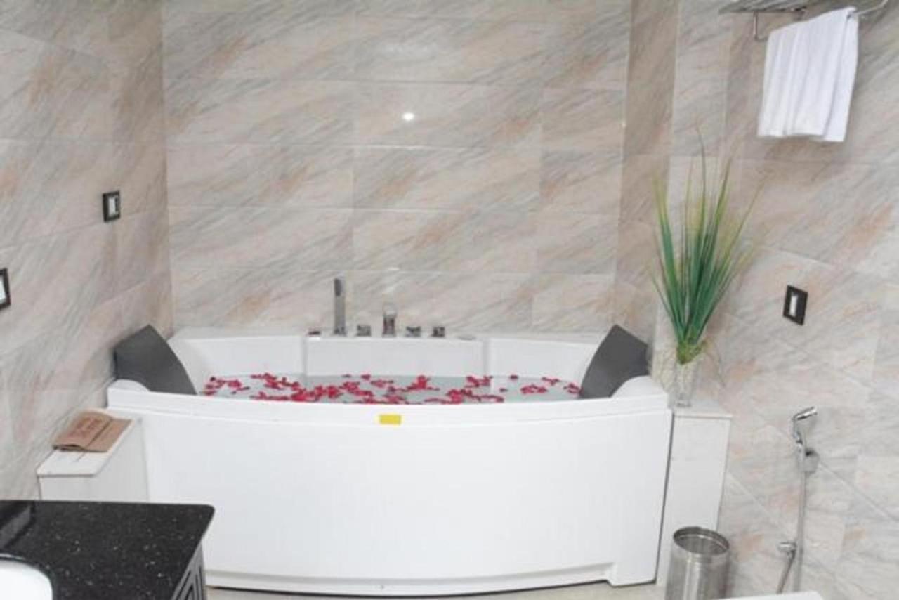 Hotel Atithi Guwahati Exterior foto
