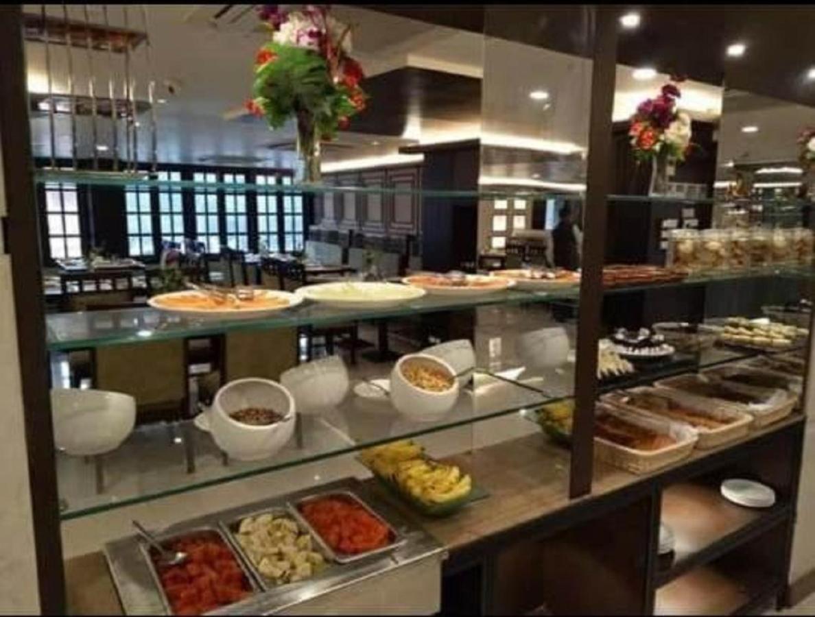 Hotel Atithi Guwahati Exterior foto